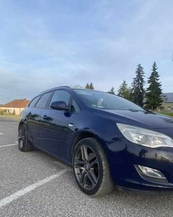 Opel Astra cena 18700 przebieg: 228175, rok produkcji 2011 z Tuchola małe 172